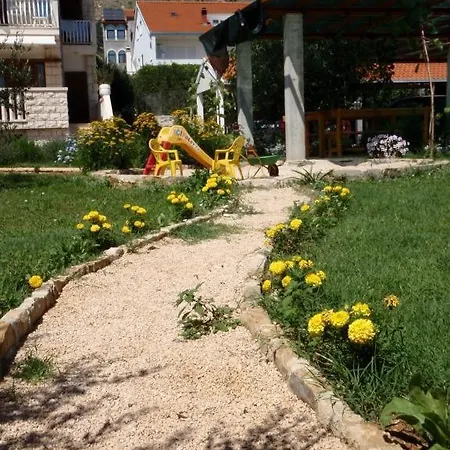 بيت ضيافة Jure With Sea View