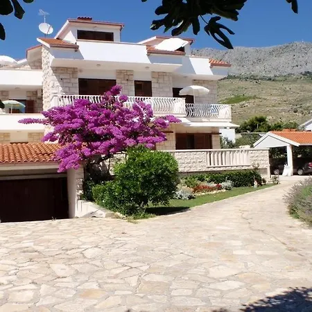 Vendégház Jure With Sea View 3*