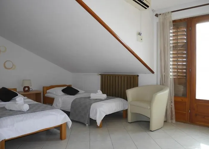 Jure With Sea View Pensionat