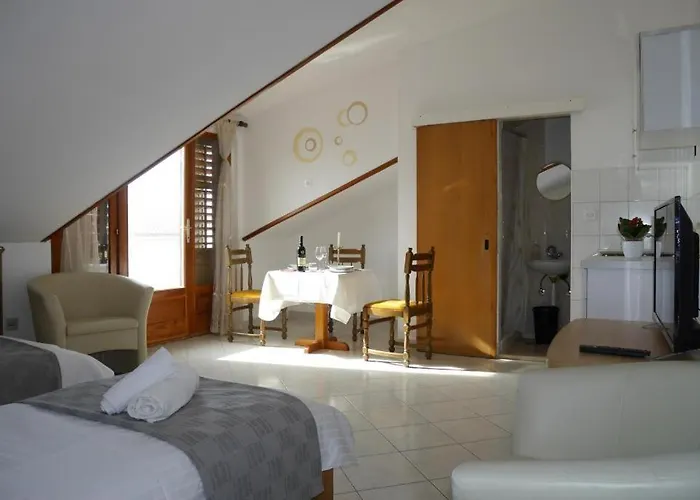Jure With Sea View 3* Dugi Rat