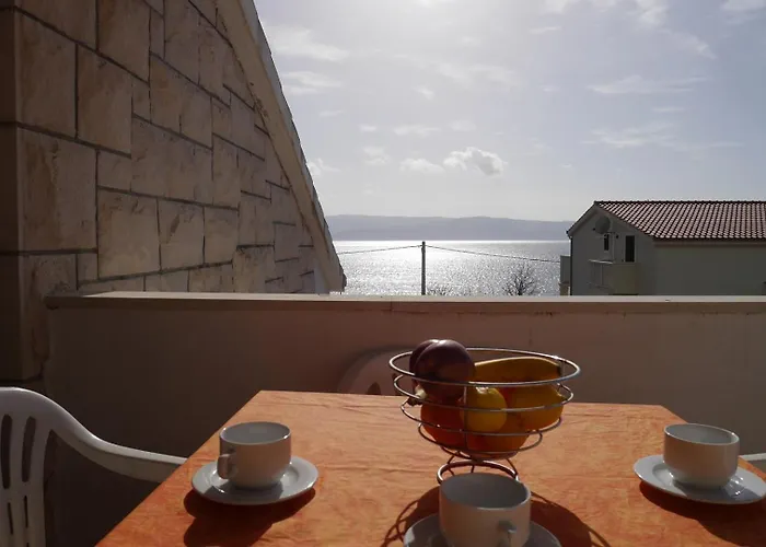 Pensionat Jure With Sea View 3*