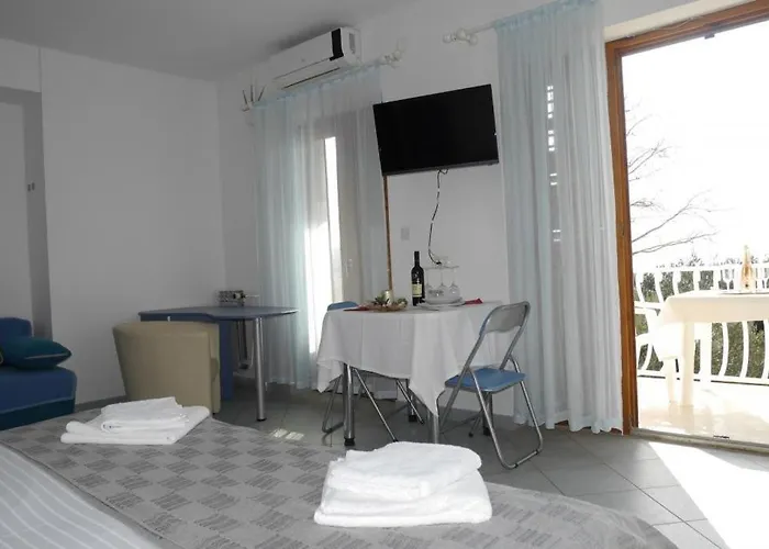 Pensionat Jure With Sea View