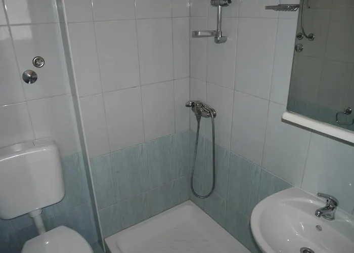Pensionat Jure With Sea View 3*