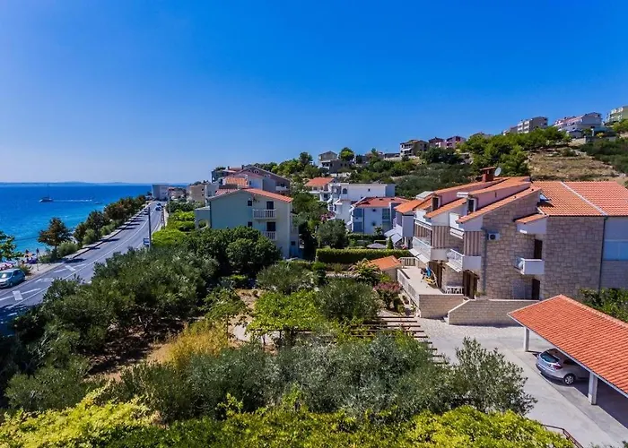 Pensionat Jure With Sea View 3*
